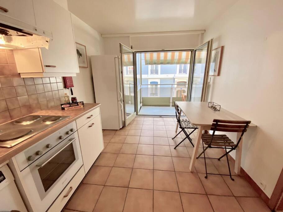 Comfortable, Very Well Located Between Train Station And Lake! Lausanne Ngoại thất bức ảnh